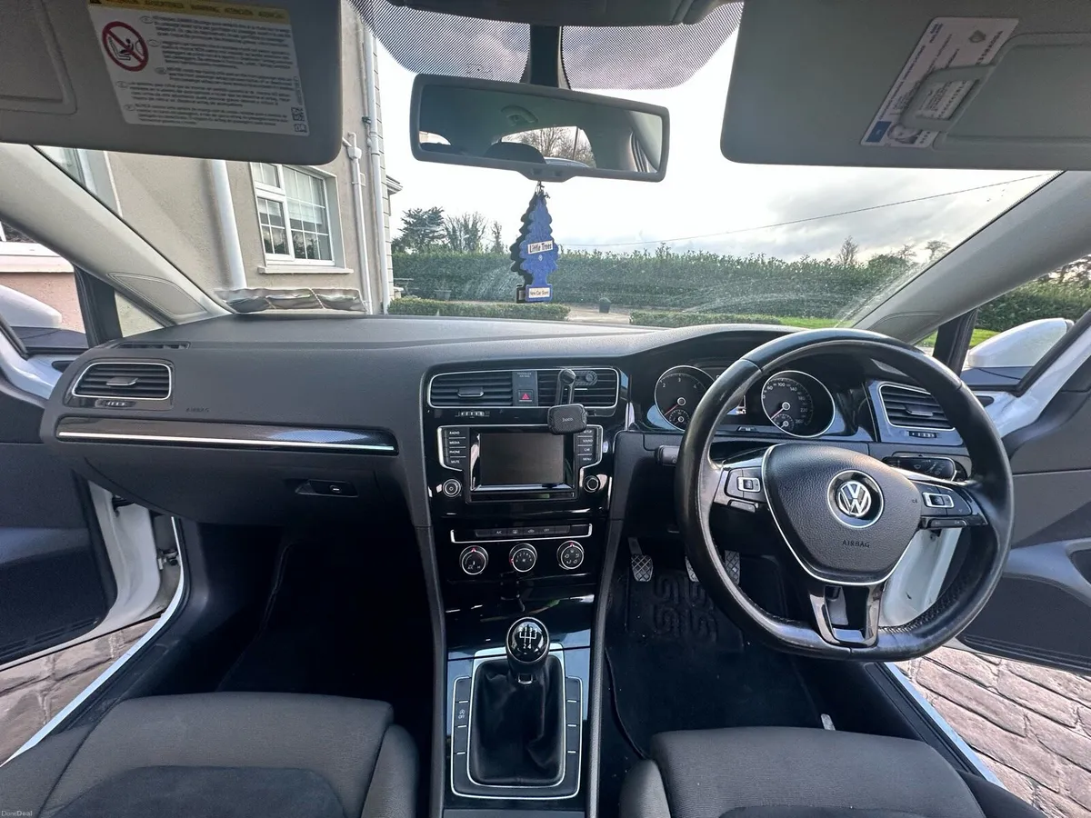 VOLKSWAGEN GOLF - Image 4