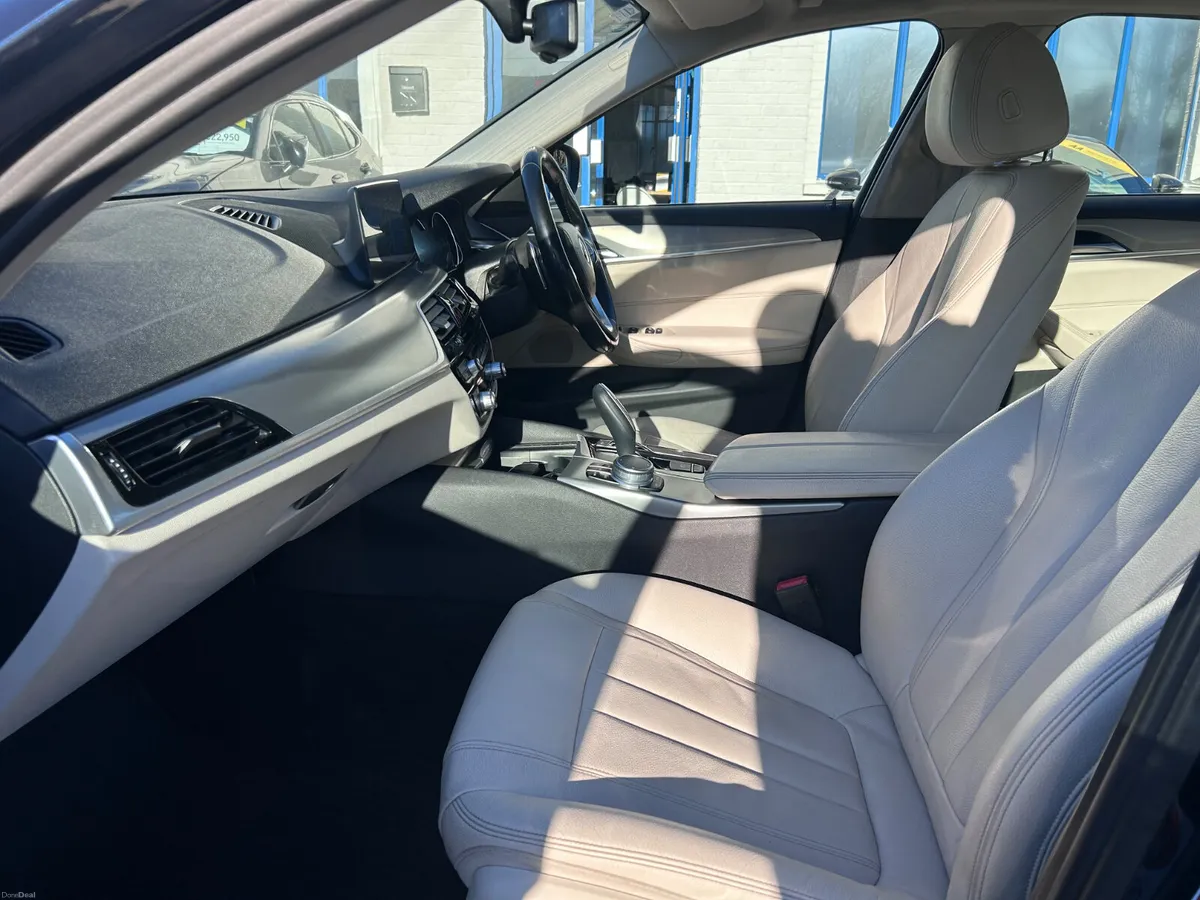 2017 BMW 520D SE AUTO CREAM LEATHER - Image 4