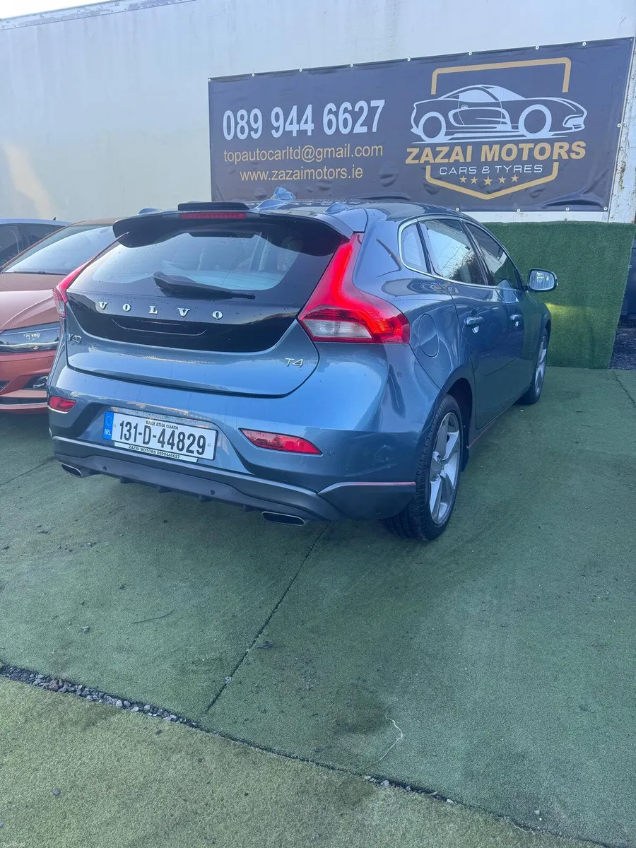 Volvo V40 2013 - Image 4