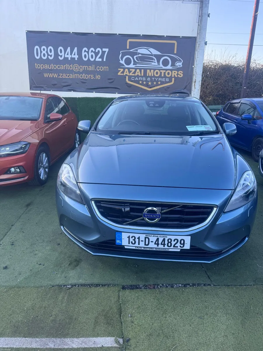 Volvo V40 2013 - Image 1