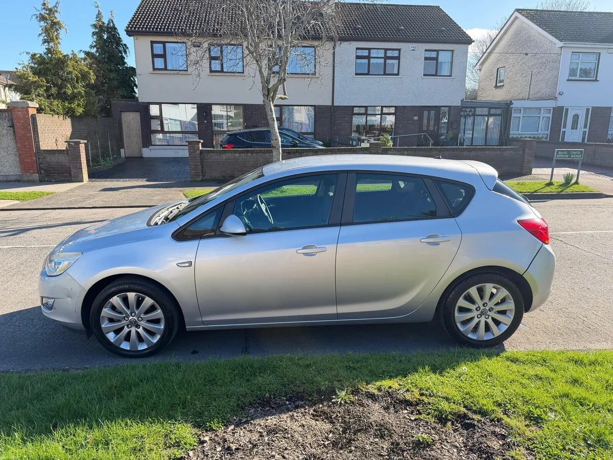 2010 Opel Astra NEW NCT 04/27 - Image 4