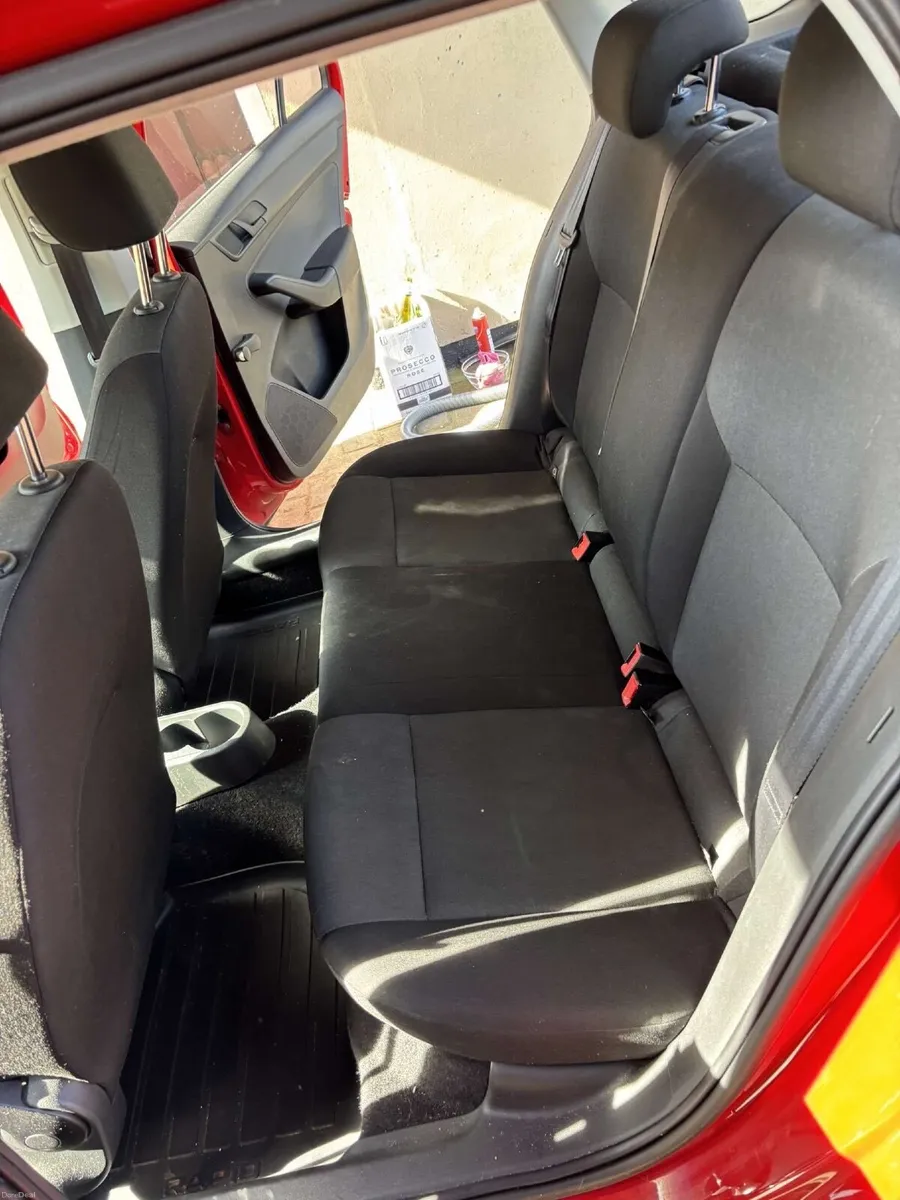 Skoda Rapid 2014 - Image 3