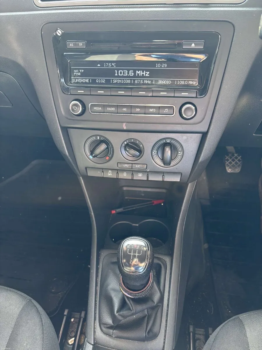 Skoda Rapid 2014 - Image 4