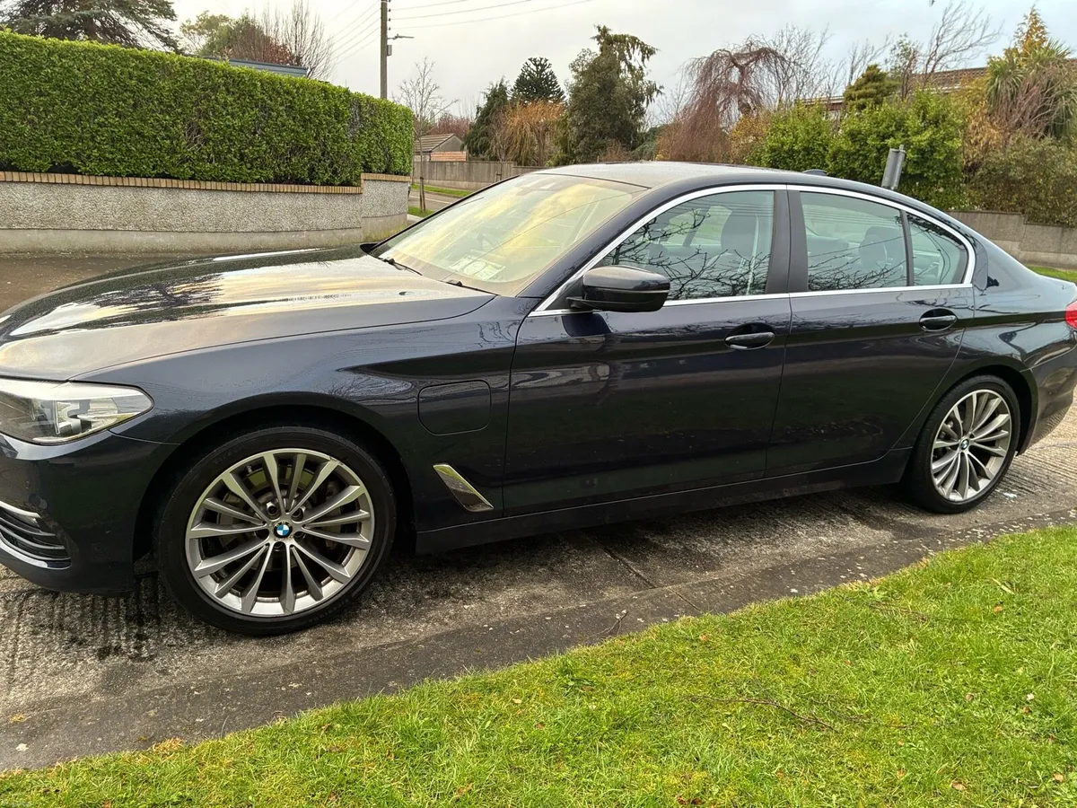 BMW 530e - Image 2