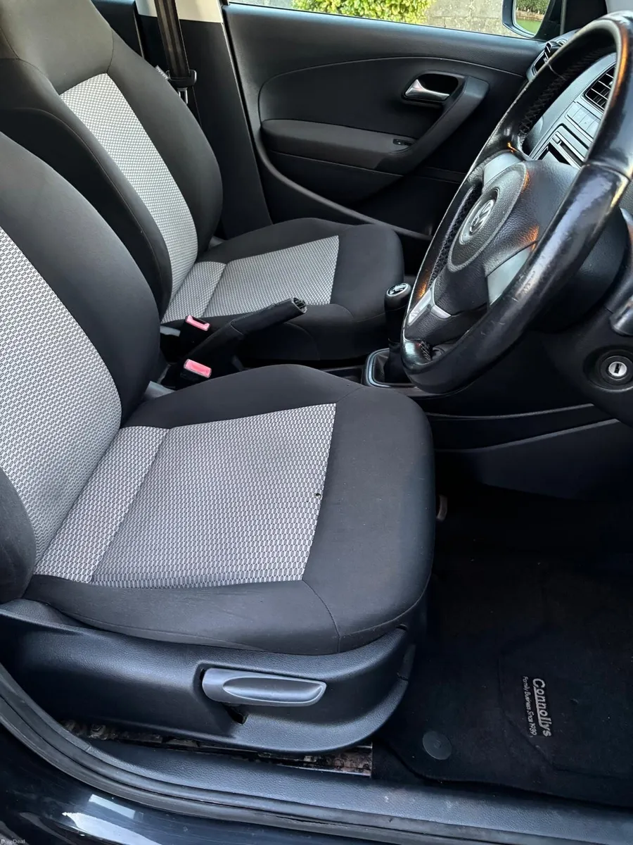 Volkswagen Polo 2012 - Image 2