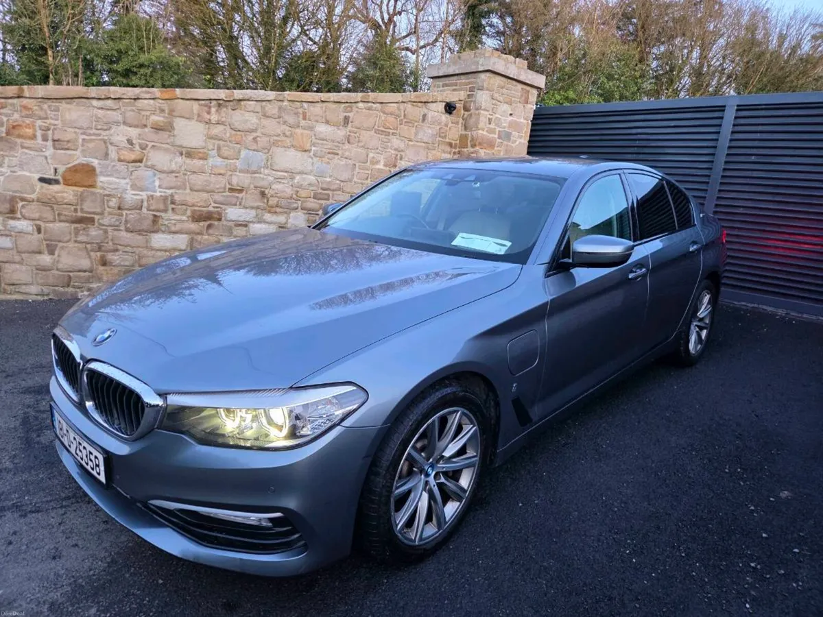 2018 BMW 530E VERY LOW KM - Image 4