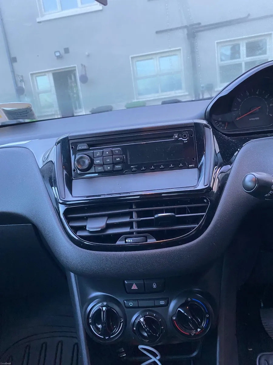 Peugeot 208 2014 - Image 3