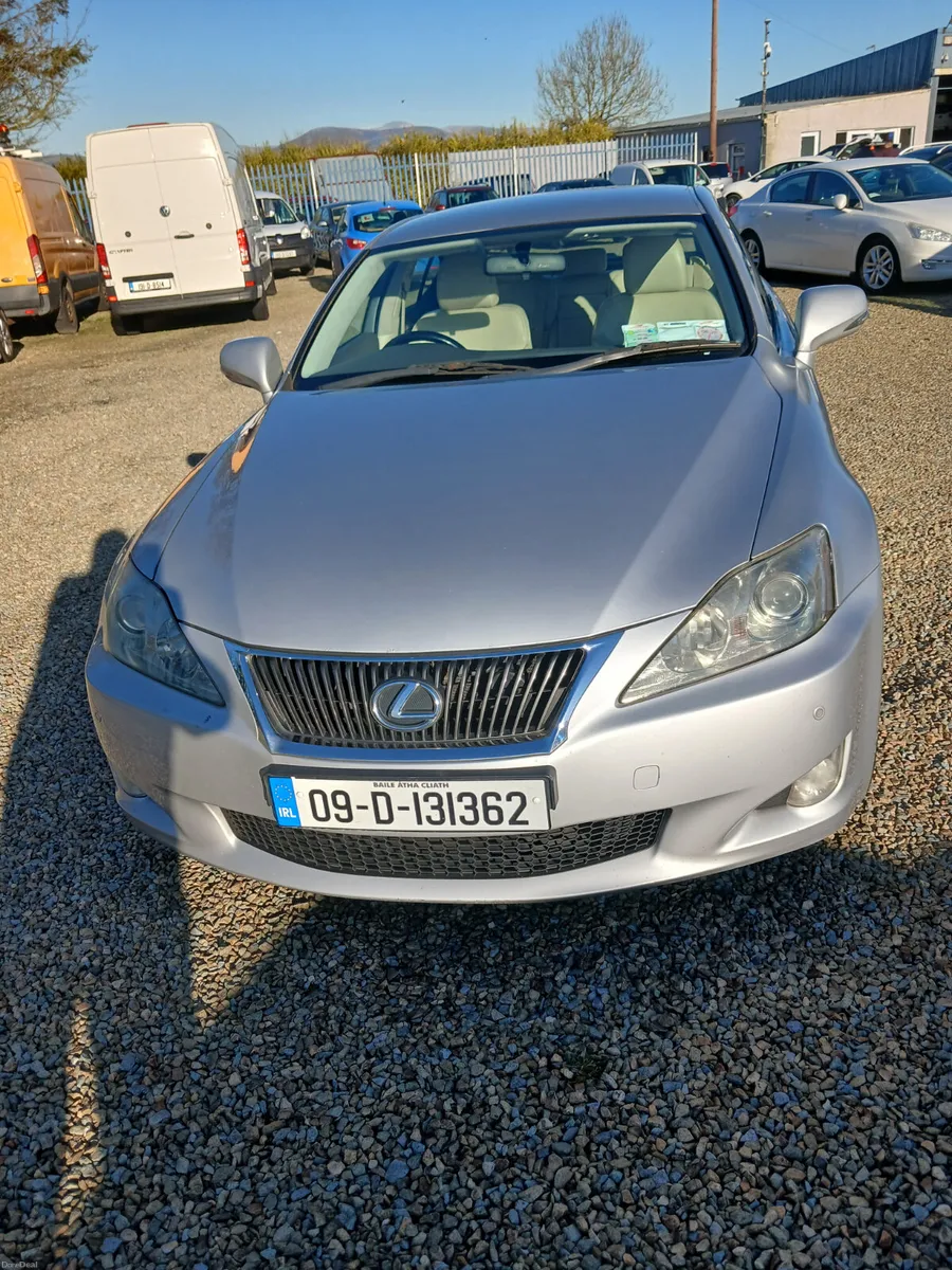 Lexus IS 2009 in mint condition tax & nct - Image 3