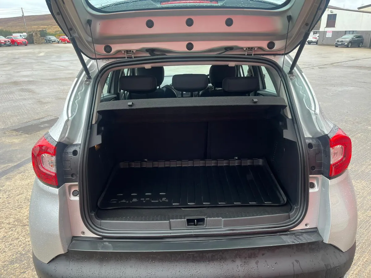 2017 RENAULT CAPTUR AUTOMATIC WARRANTY DELIVERY - Image 4