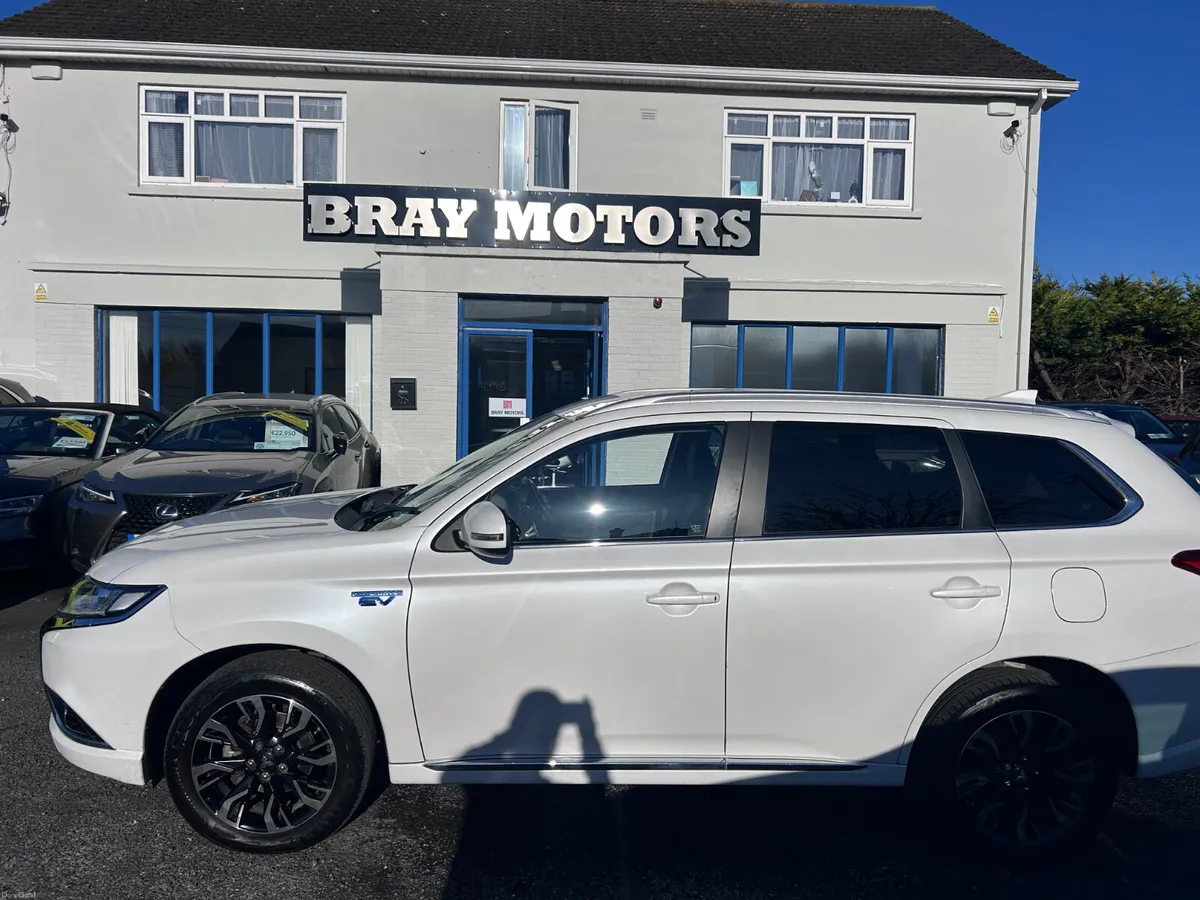 2016 MITSUBISHI OUTLANDER PETROL PLUGIN HYBRID 4WD - Image 3