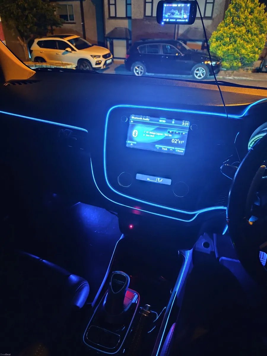 Mitsubishi Outlander 2017 - Image 1