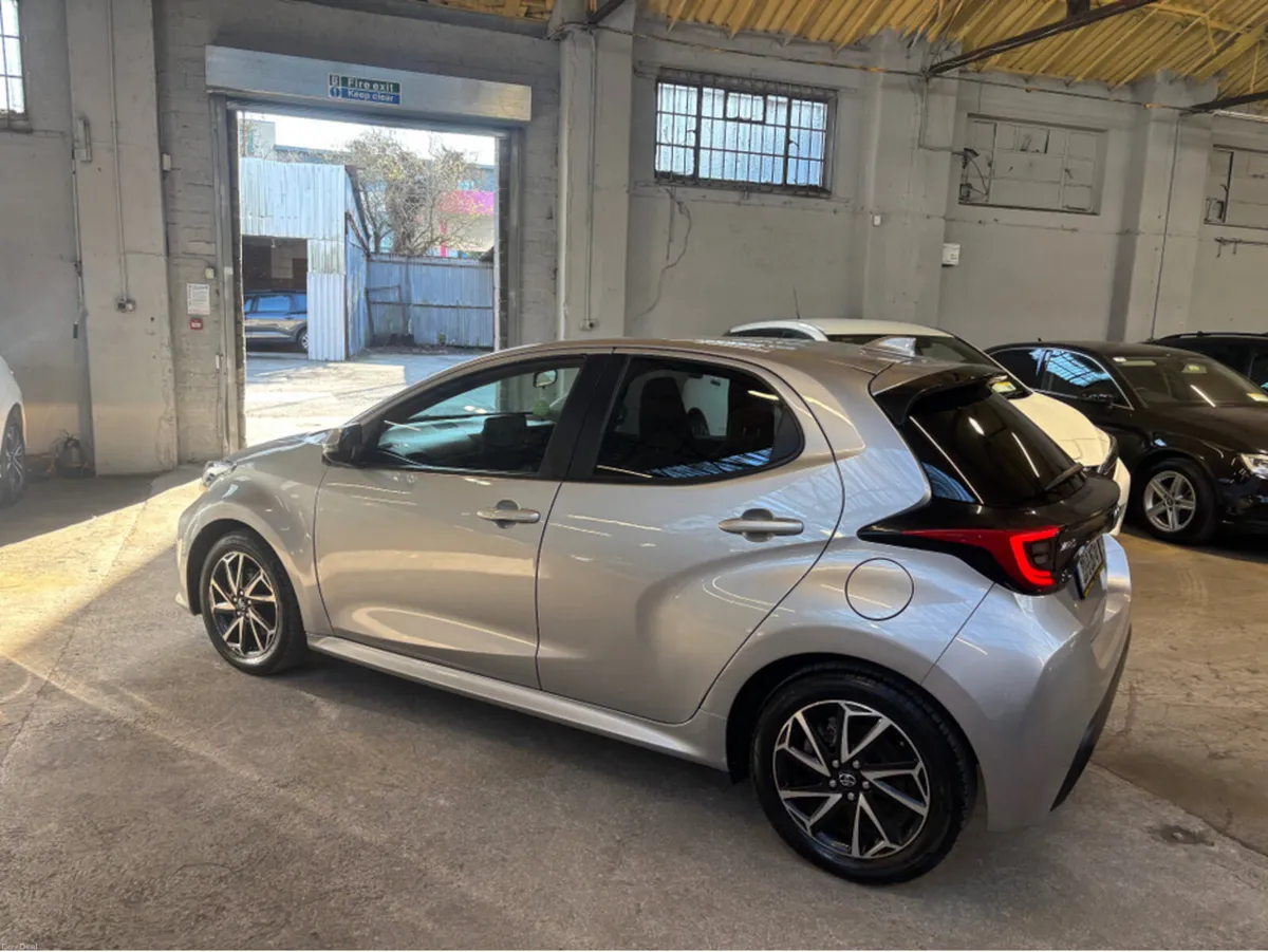 Toyota Yaris 1.5 LUNA SPORT 4DR AUTO - Image 4