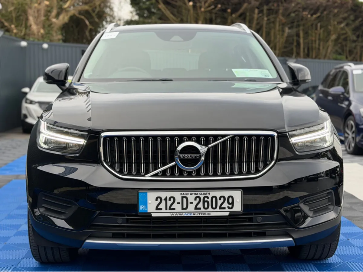 Volvo XC40 T3 INSCRIPTION - 1.5 PETROL - MANUAL - - Image 3