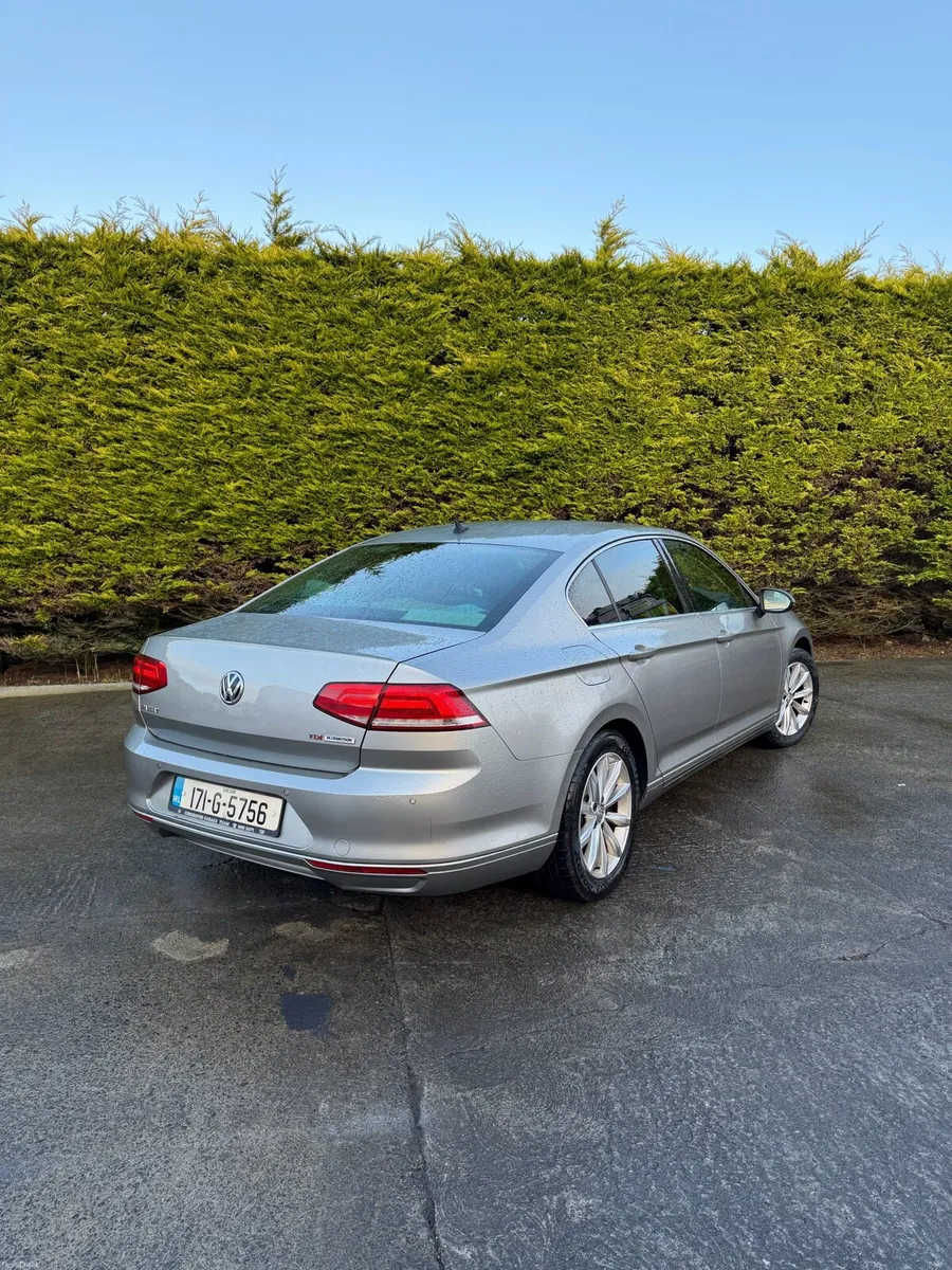 2017 Volkswagen Passat - Image 4