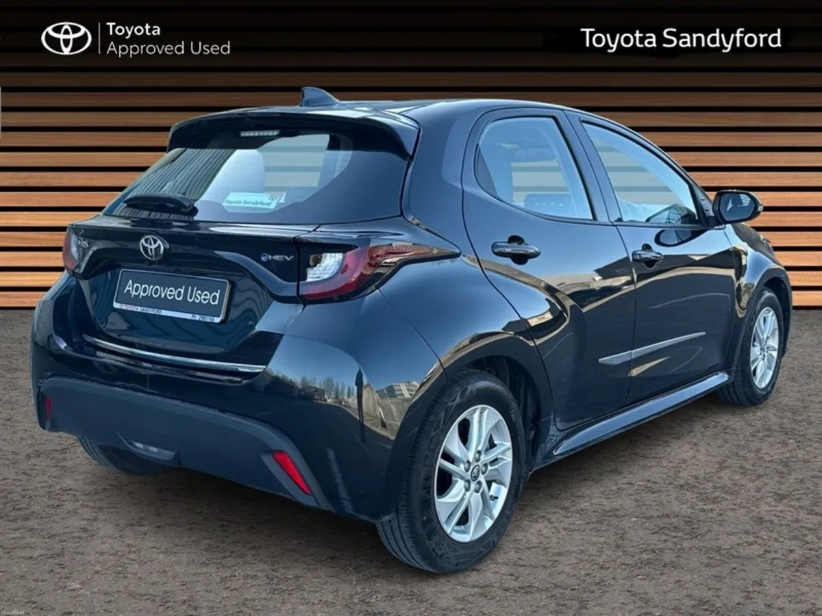 Toyota Yaris HYBRID LUNA // REAR CAMERA // TOYOTA - Image 2