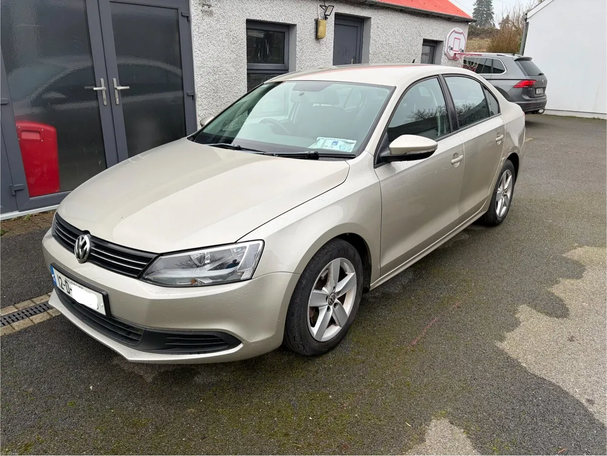 Volkswagen Jetta - Image 2