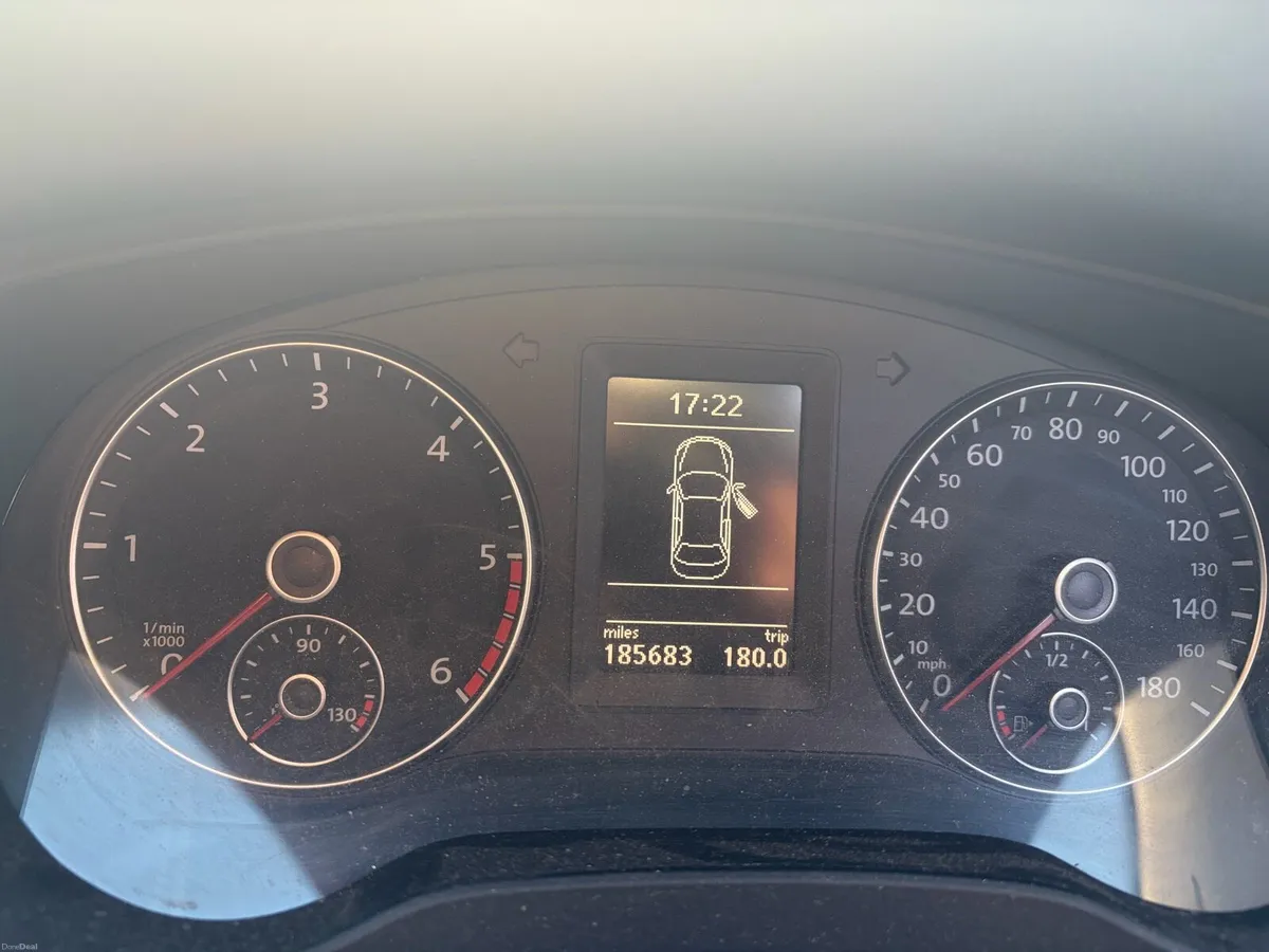 Volkswagen Jetta - Image 4