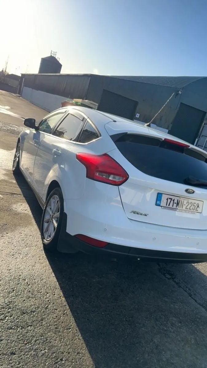 2017 Ford Focus - Image 4