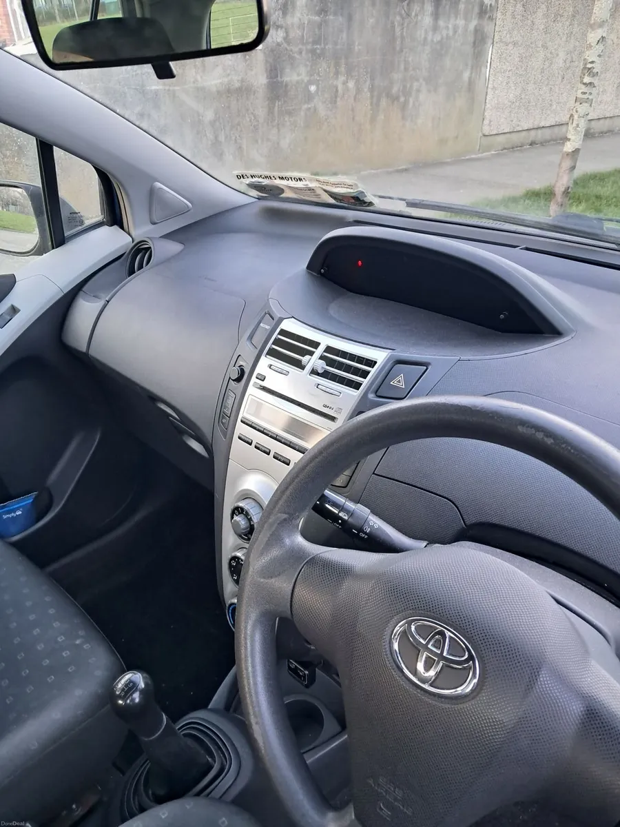 Toyota Yaris 2007 - Image 4