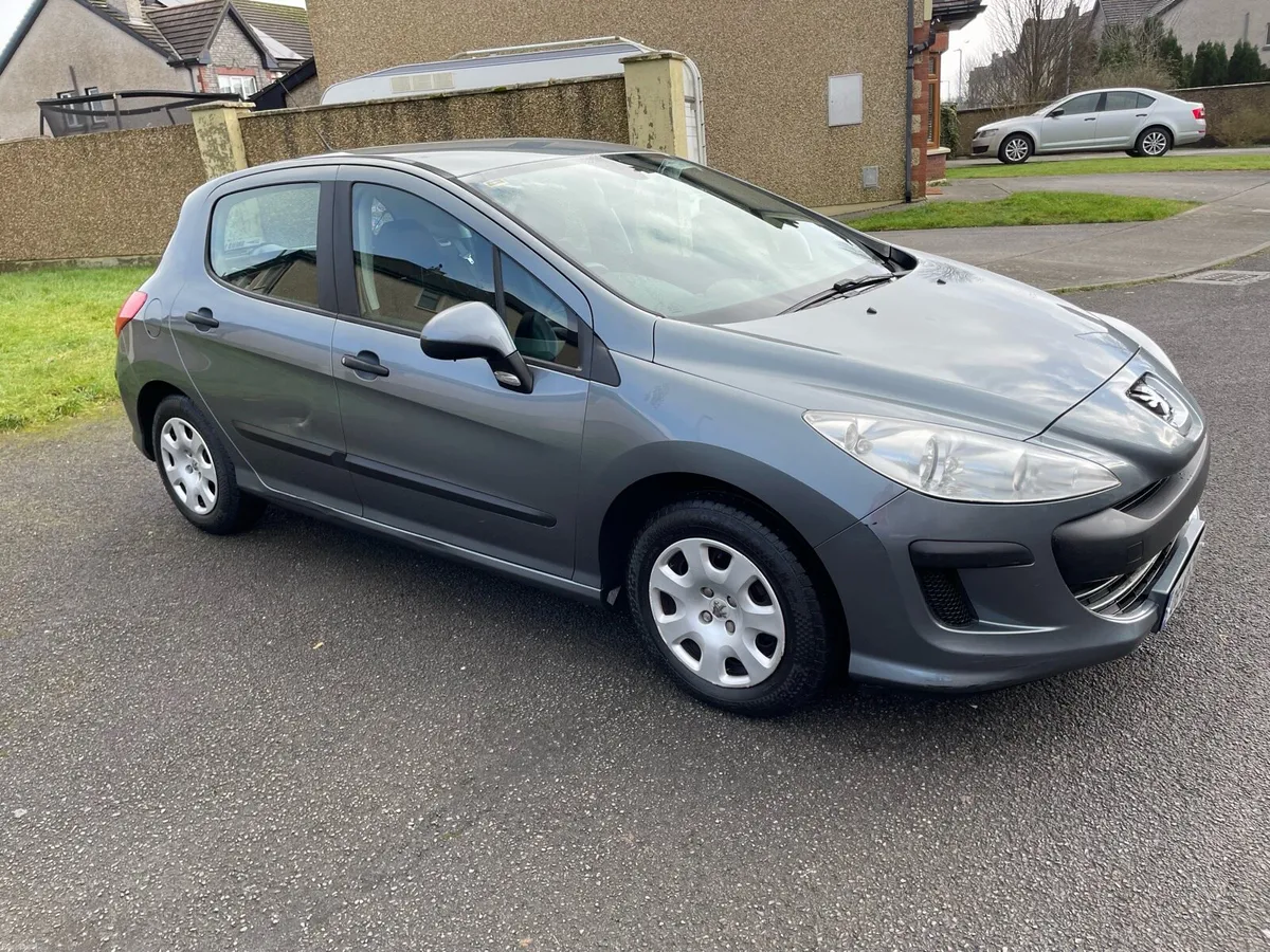 Peugeot 308 1.4 2008 - Image 1