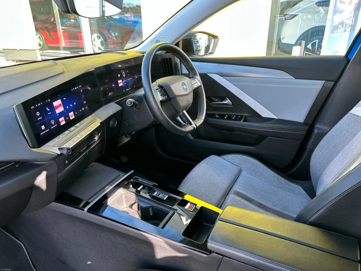 Opel Astra 5 DR HATCH-ELEGANCE-1.2 - Image 3