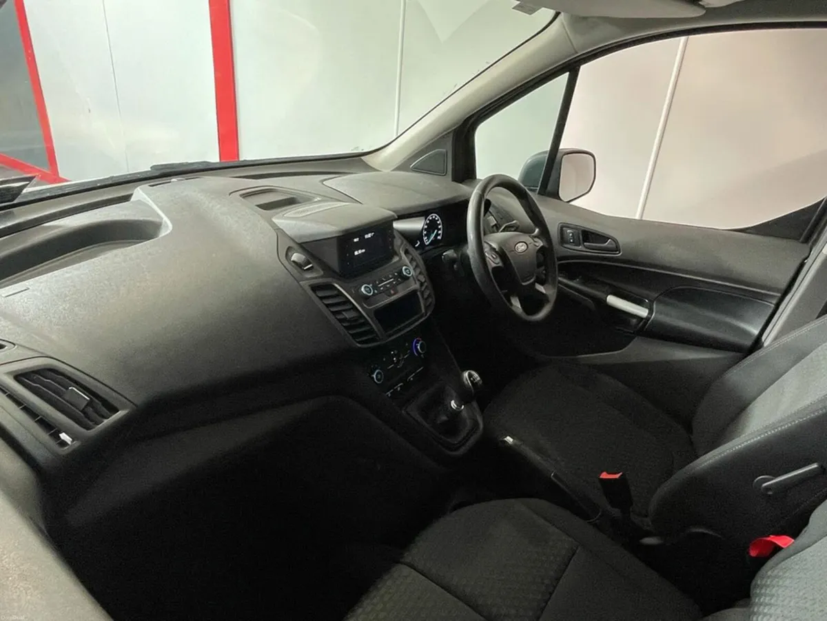 Ford Transit Connect TREND LWB 1.5 120 M6 3 3DR - Image 3