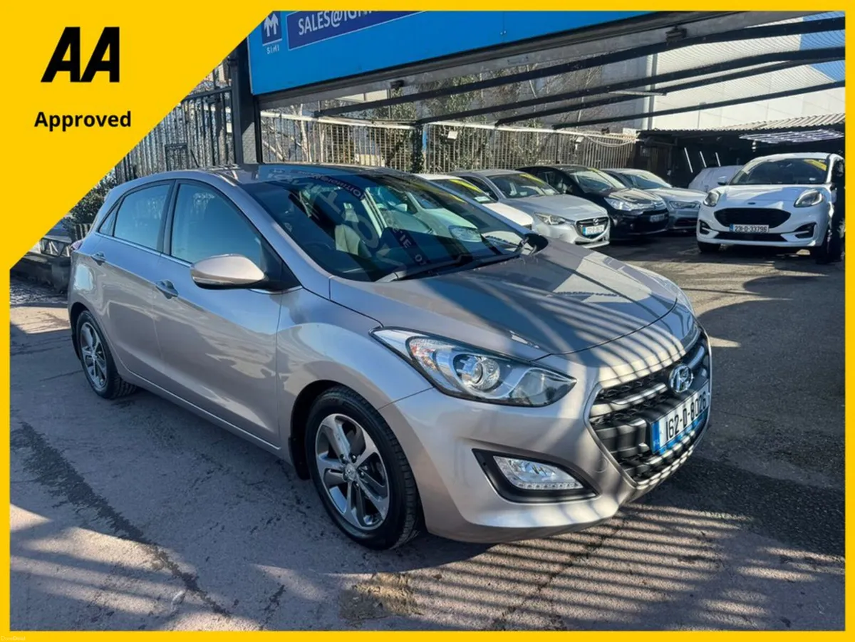 Hyundai i30 1.6 DIESEL, DELUXE MODEL, LOW MILEAGE, - Image 1