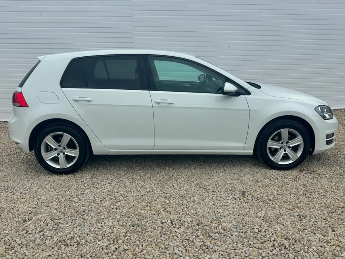 Volkswagen Golf 1.6 TDI MATCH BLUEMOTION 110PS 5 5 - Image 3
