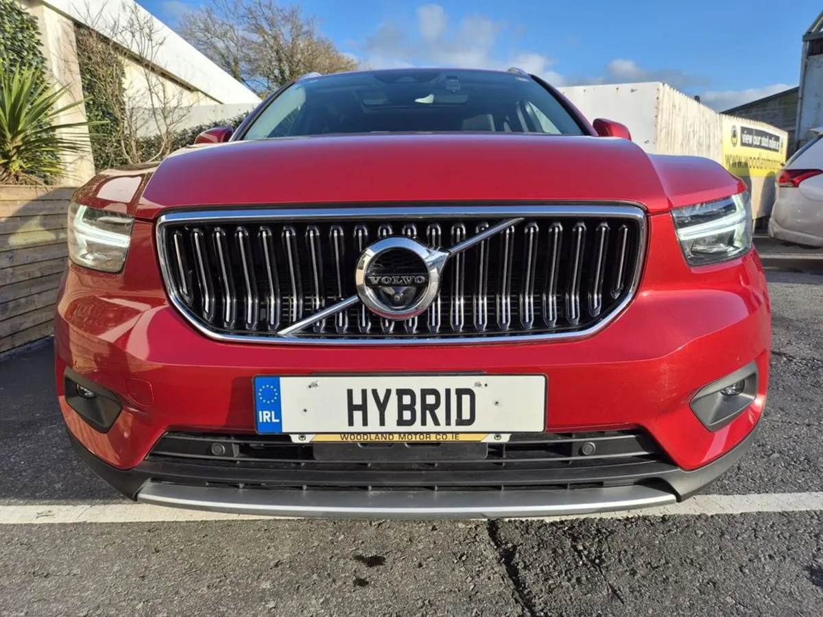 Volvo XC40 1.5 PHEV T5 INSCRIPTION / TOP SPEC / TA - Image 4