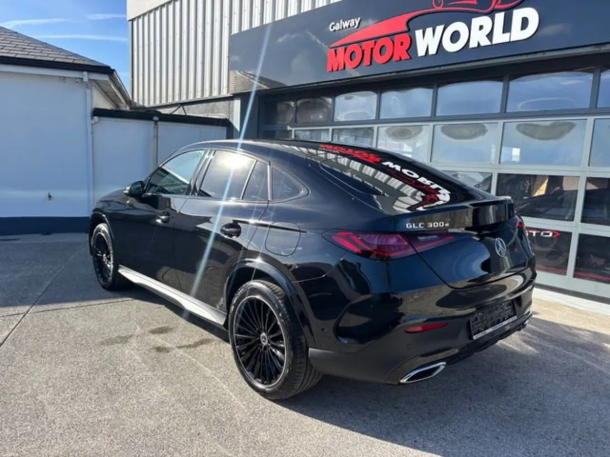 Mercedes-Benz GLC GLC 300 E 4MATIC URBAN EDITION C - Image 2