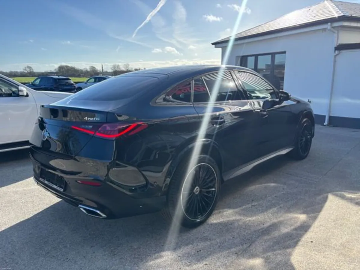 Mercedes-Benz GLC GLC 300 E 4MATIC URBAN EDITION C - Image 4