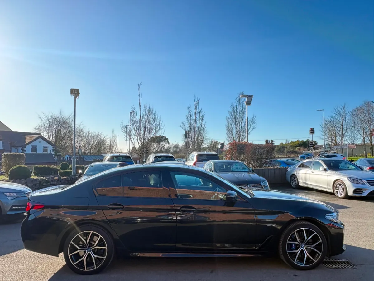 BMW 5-Series G30 530E M Sport 292BHP 4DR Auto *Gre - Image 4