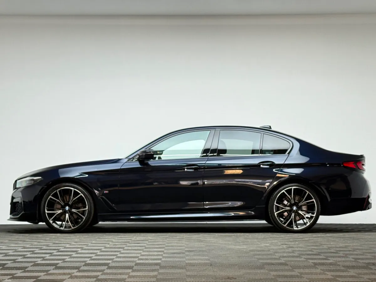 BMW 5-Series 520D M SPORT - Image 4