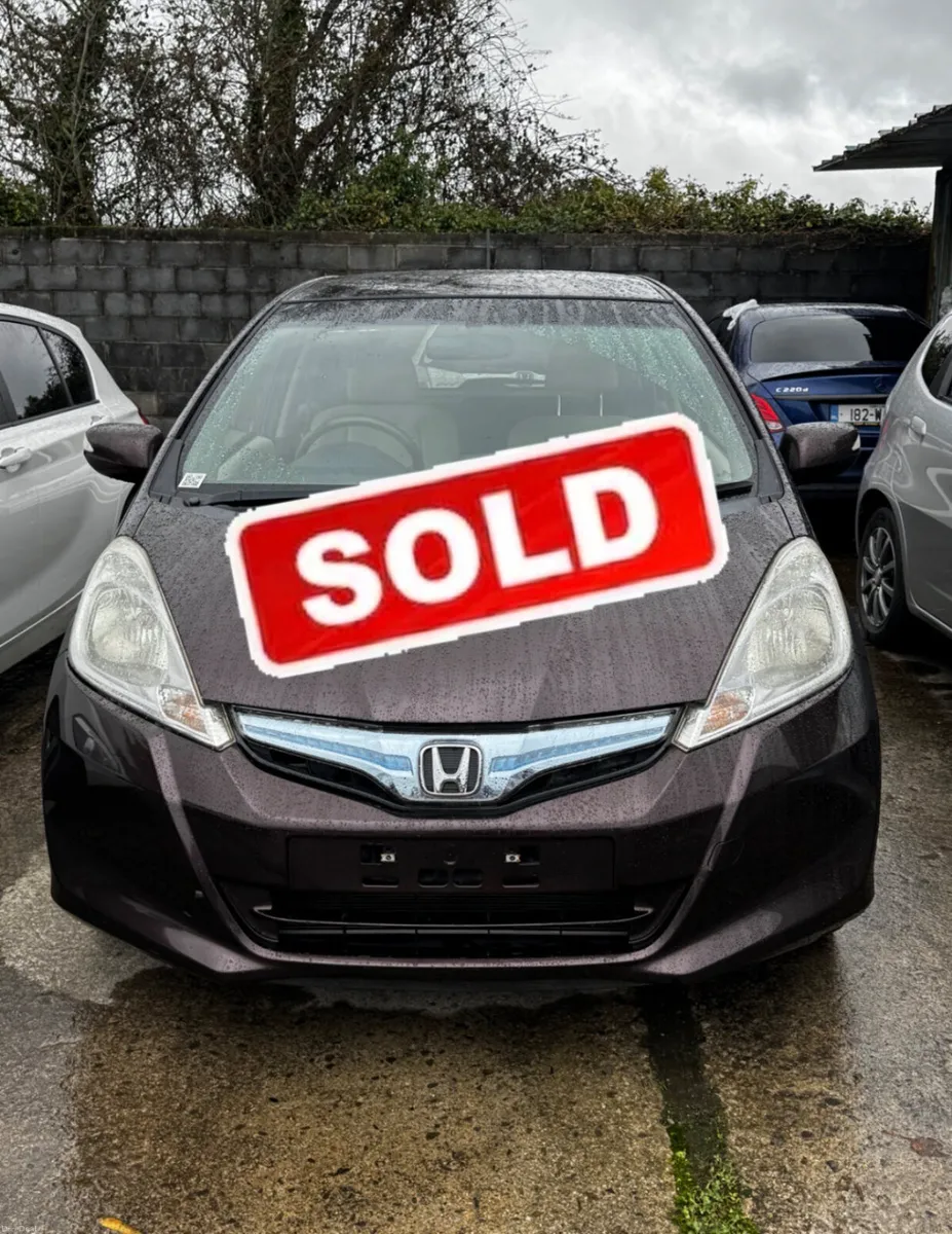 Honda Fit 1.3 Auto 63000 KM 2013 - Image 1
