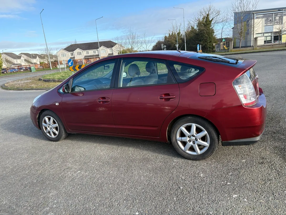 Toyota Prius - Image 3