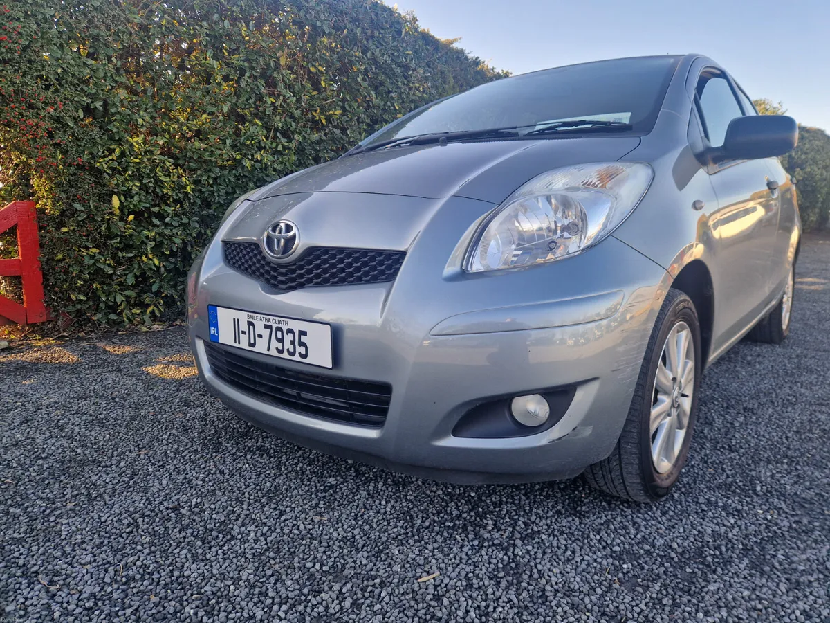 Toyota Yaris Sport 2011 - Image 2