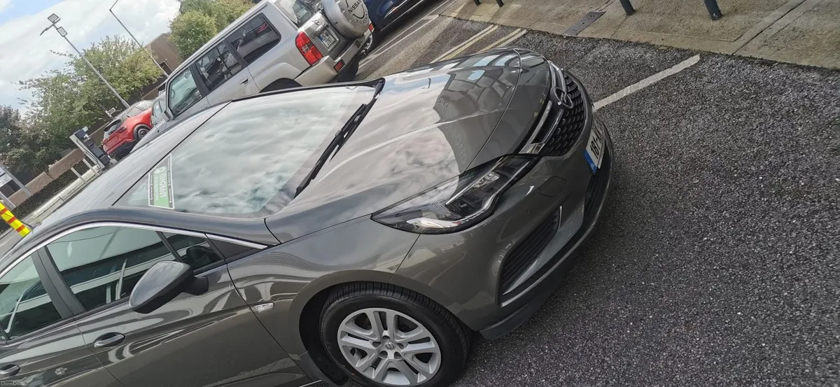 Opel Astra 2018 - Image 2