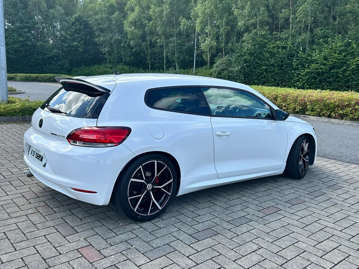 VW Scirocco 2.0 tdi GT - Image 4