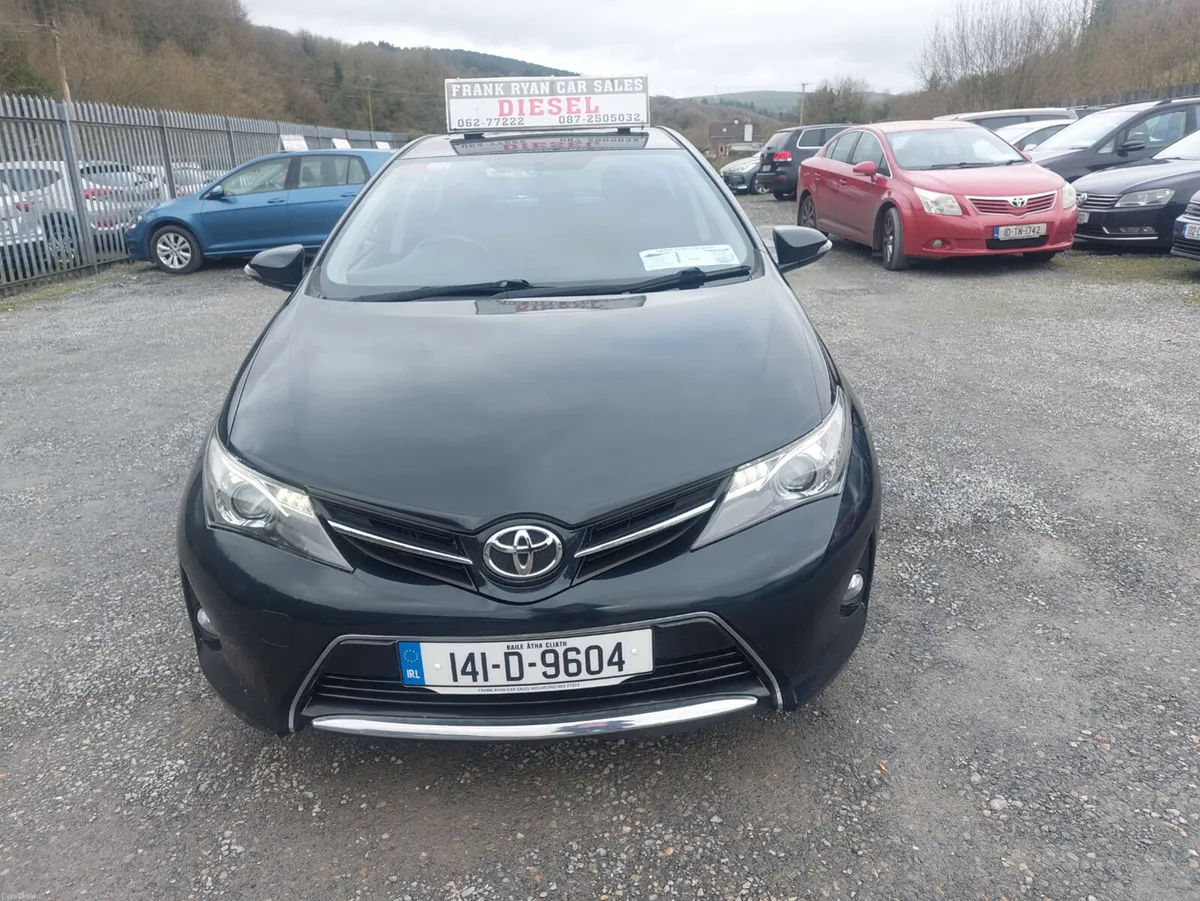 Toyota Auris 2014 - Image 1