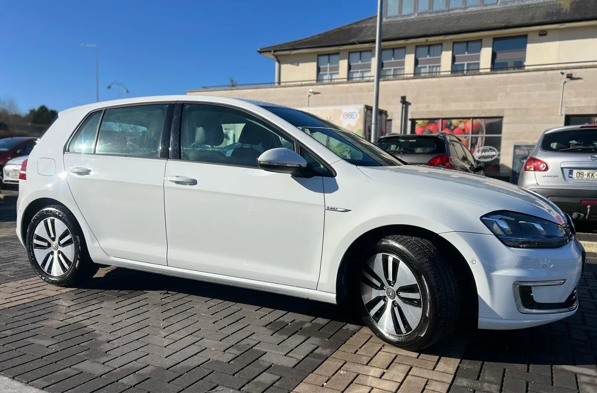 Volkswagen E-Golf Automatic ( New NCT 08/2027 ) - Image 4