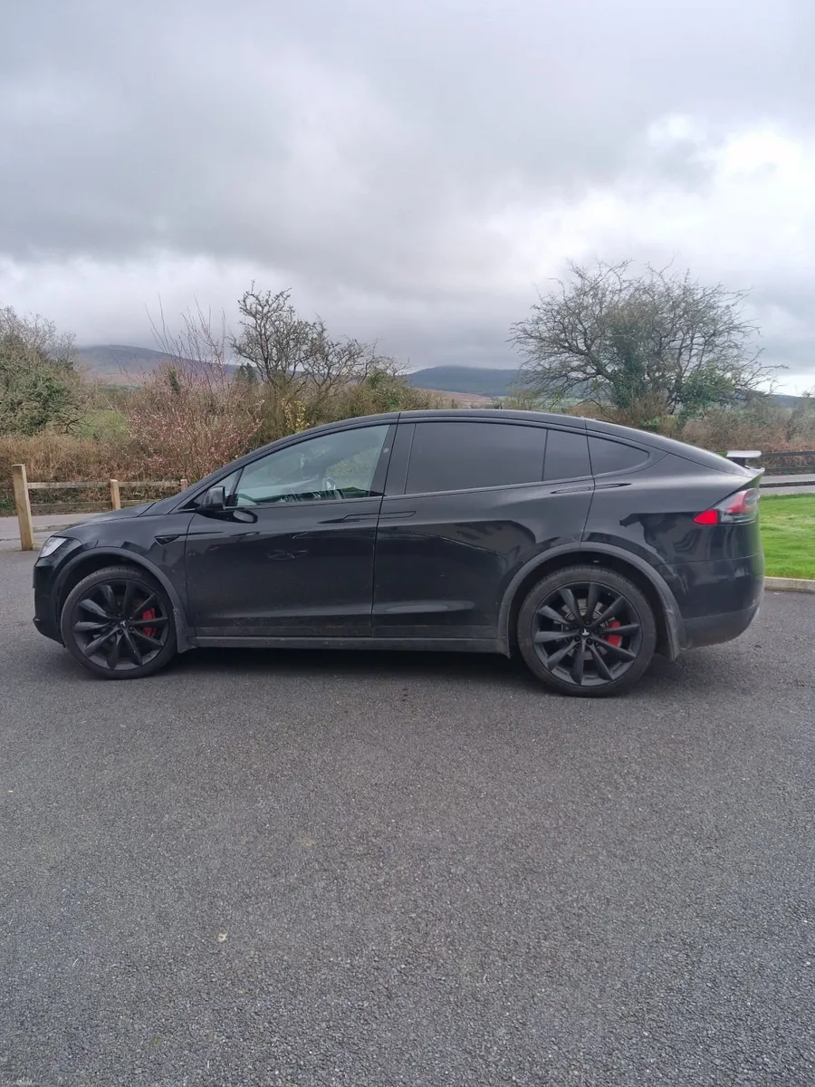 Tesla Model X 2018 - Image 3