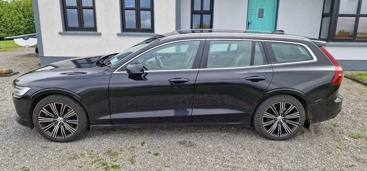 Volvo V60 Ultra high-spec & low-mileage - Image 3