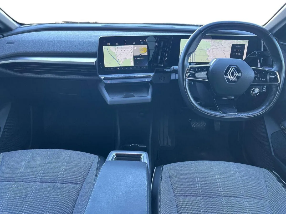 Renault Megane E-Tech EV60 220hp Iconic - Image 2
