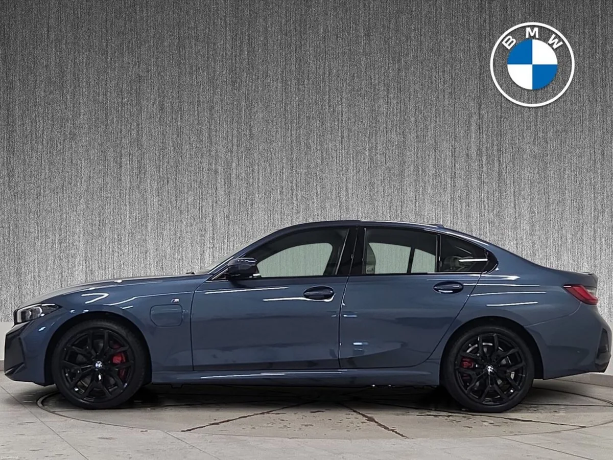 BMW 3-Series 330e M Sport Saloon PRO PACK - Image 3