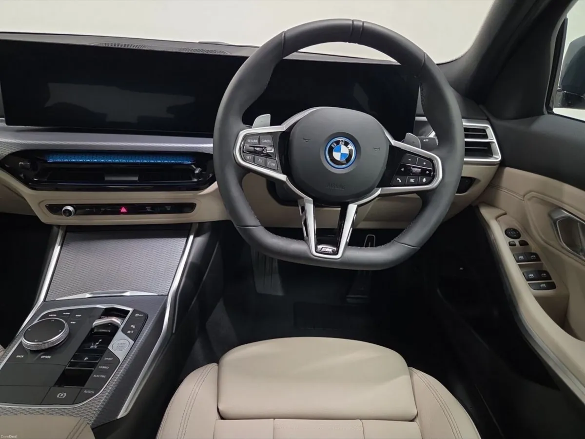 BMW 3-Series 330e M Sport Saloon PRO PACK - Image 5