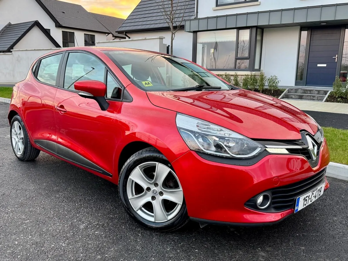 2015 Renault Clio 🔥NEW NCT🔥 DYNAMIQUE NAV - Image 2