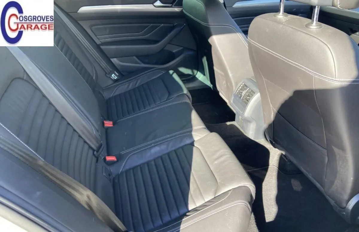 Volkswagen Passat 2022 - Image 4