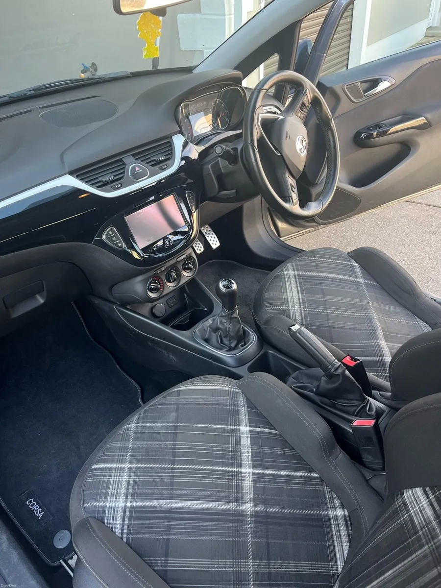 Vauxhall Corsa 2015 1.4L Petrol Limited Edition - Image 4