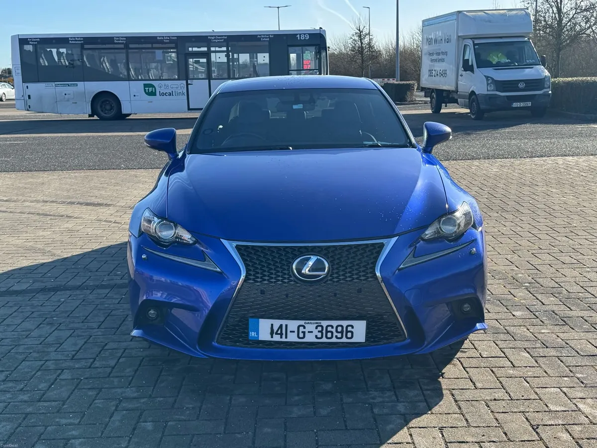 Lexus IS 300H 2014 Hybrid 2.5 Automatic - Image 2