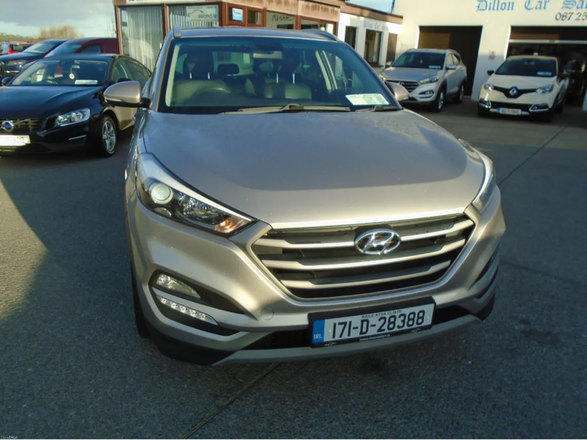 Hyundai Tucson 1.7 EXECUTIVE 5DR - Image 2
